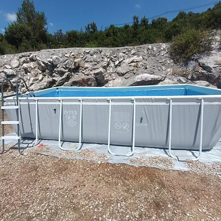 Sanja 2 * Neum