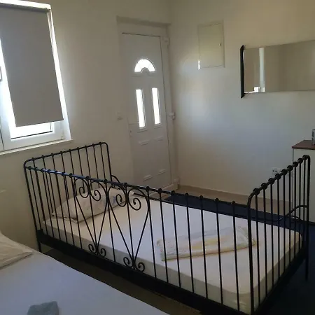 Apartment Studio Sanja 2 *